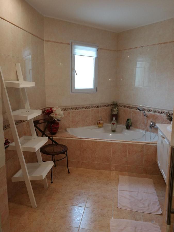 Au Doux Repos Bed & Breakfast Lucbardez-et-Bargues Екстериор снимка