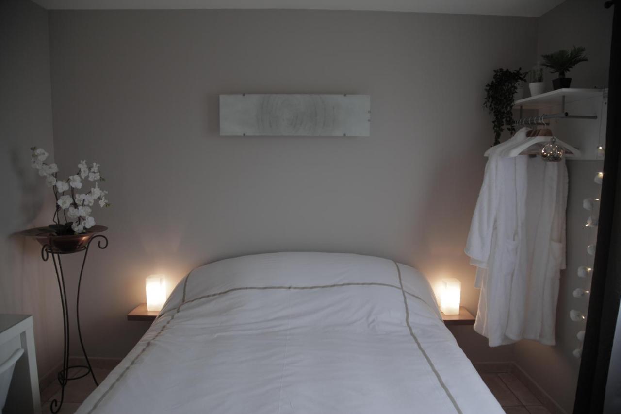 Au Doux Repos Bed & Breakfast Lucbardez-et-Bargues Екстериор снимка