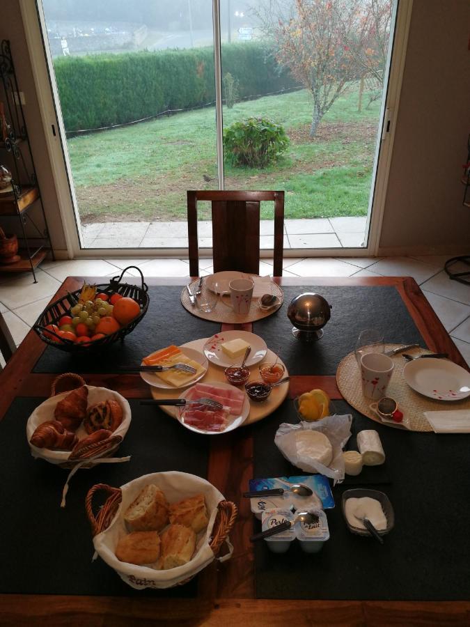 Au Doux Repos Bed & Breakfast Lucbardez-et-Bargues Екстериор снимка